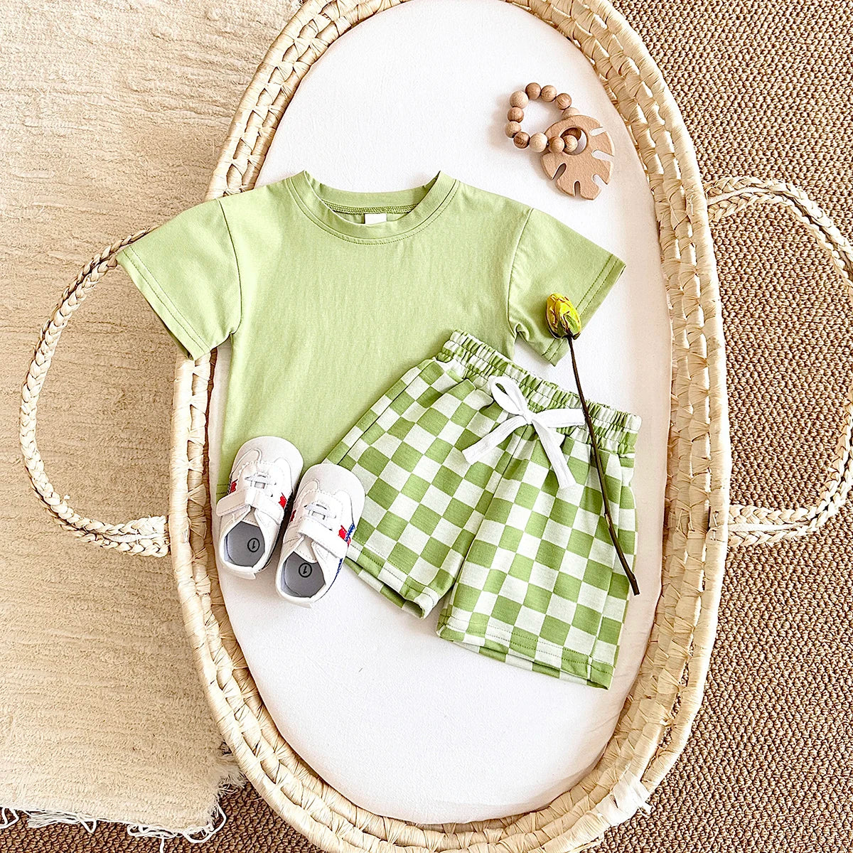 Ins Sommer Neugeborenen Jungen Mädchen Kleidung Baby Set Solide Kurzarm T-shirt + Schachbrett Shorts Baumwolle Casual 2PCS 0-3Y.