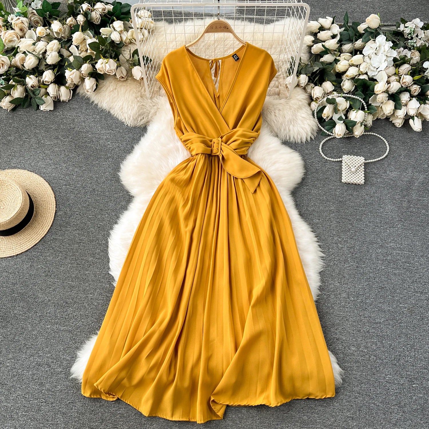 Französisch Vintage elegante Plissee Vneck Kleid A-Linie Mode Chiffon Frühling Herbst ärmellose Vestidos Frauen kleider.