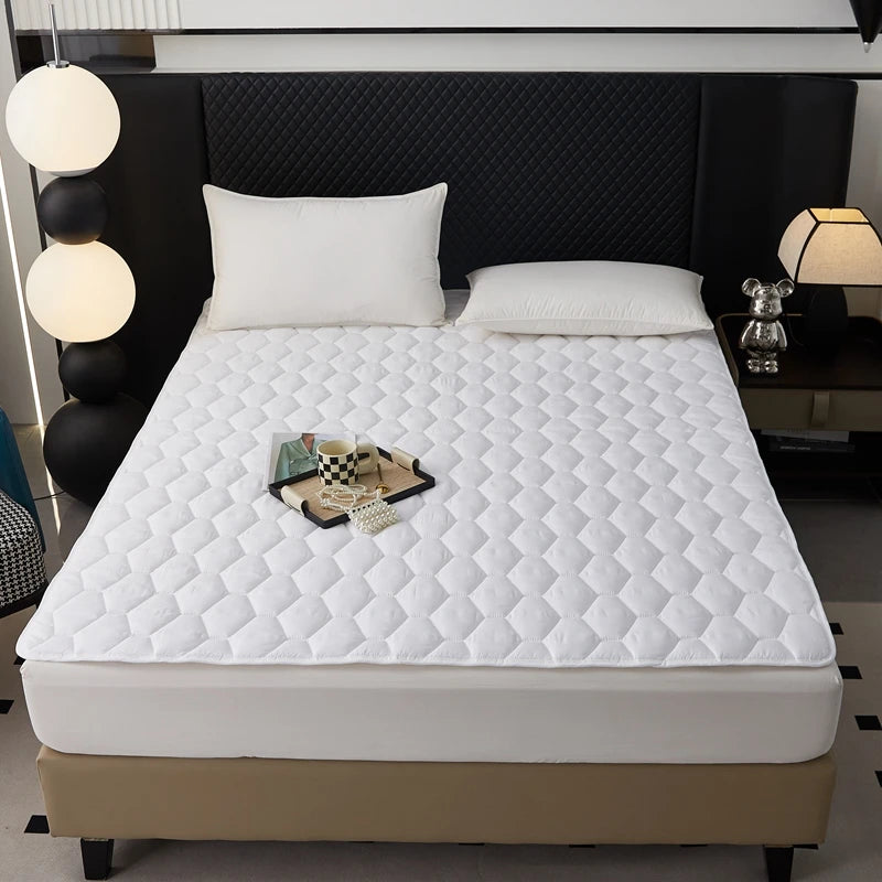 Waterproof Quilted Mattress Protector Cover Thickened Breathable Mattress Topper for Single or Double Bed.