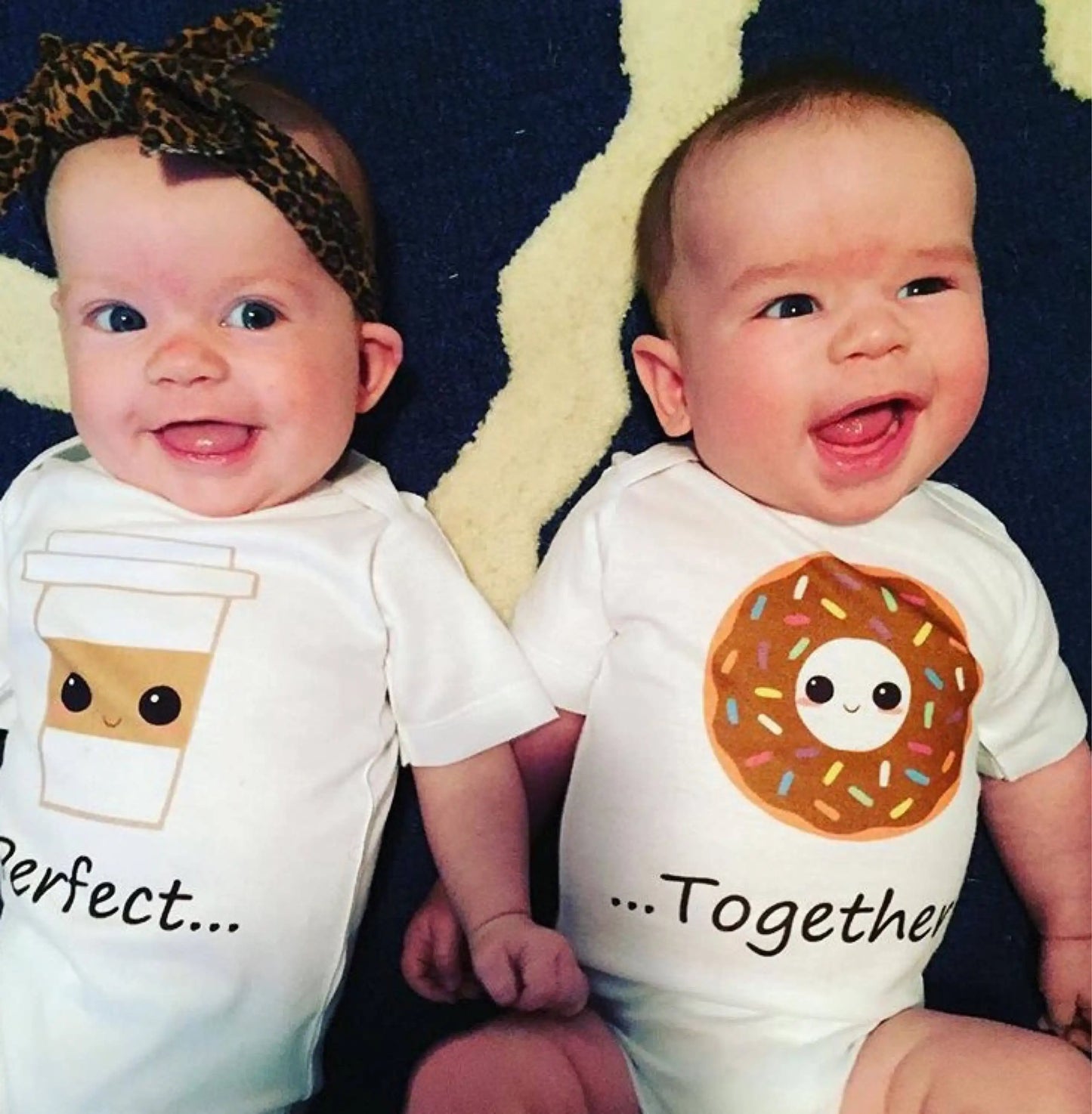 Perfect Together Twin Babykleidung Lustige Zwillings-Outfits Strampler Junge Mädchen Duschgeschenk Sommer Kurzarm-Bodys Bruder/Schwester.