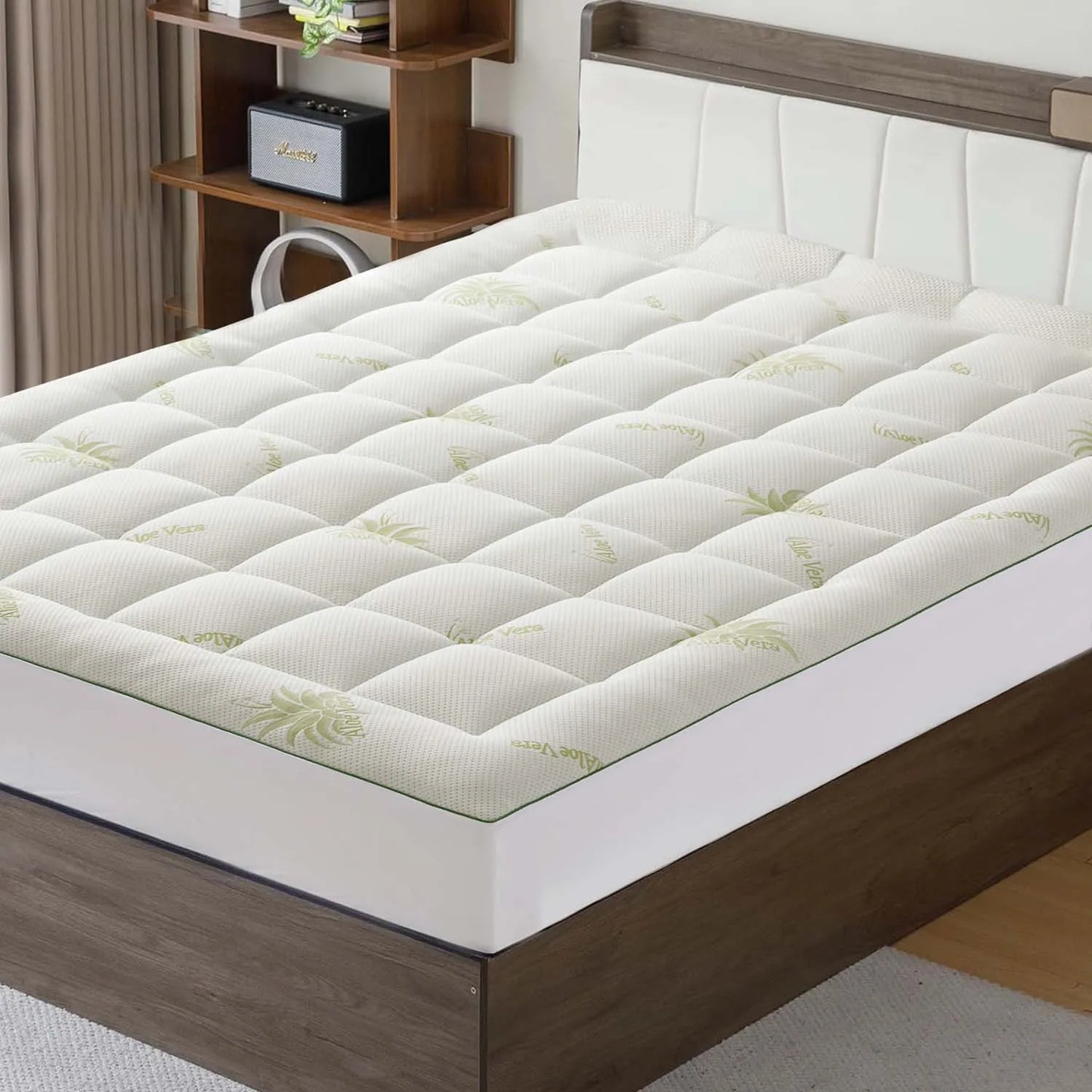 WQSPRING Aloe Vera Mattress Protector Soft Breathable Lightweight Comfortable Skin-Friendly Mattress Cover for Allergy Sufferers.