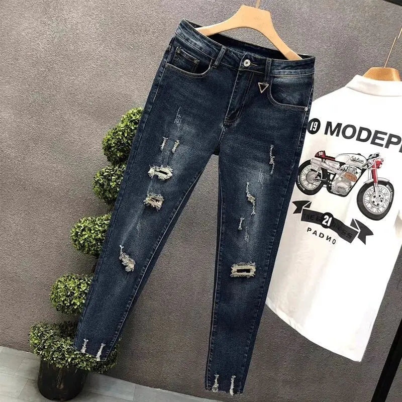 Cropped Jeans for Men Ripped Trousers Broken Korean Fashion Torn Kpop Stacked Trend 2025 Cheap Style with Holes Man Cowboy Pants.