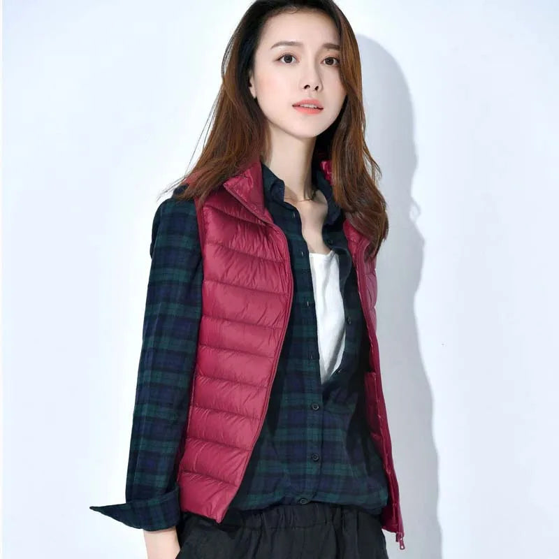 Ultraleichte Daunenweste für Damen, 2023, neue ärmellose Damen-Weste mit weißer Entendaunen, geschwollene, gepolsterte warme Weste.