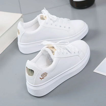 Women Casual Shoes New Woman White Sneakers Breathable Flower Lace-Up Female Sneakers Fashion Embroidered Vulcanized Shoes.