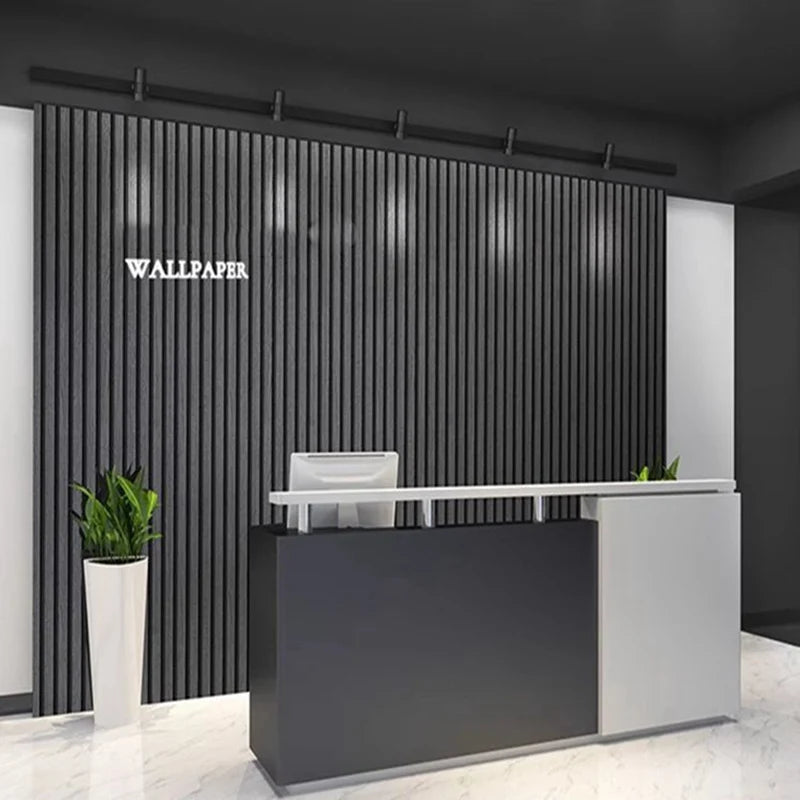 Neue schwarze und graue Gitterimitation Holzmaserung selbstklebende wasserdichte Tapete neue Hintergrundwandtapete im chinesischen Stil