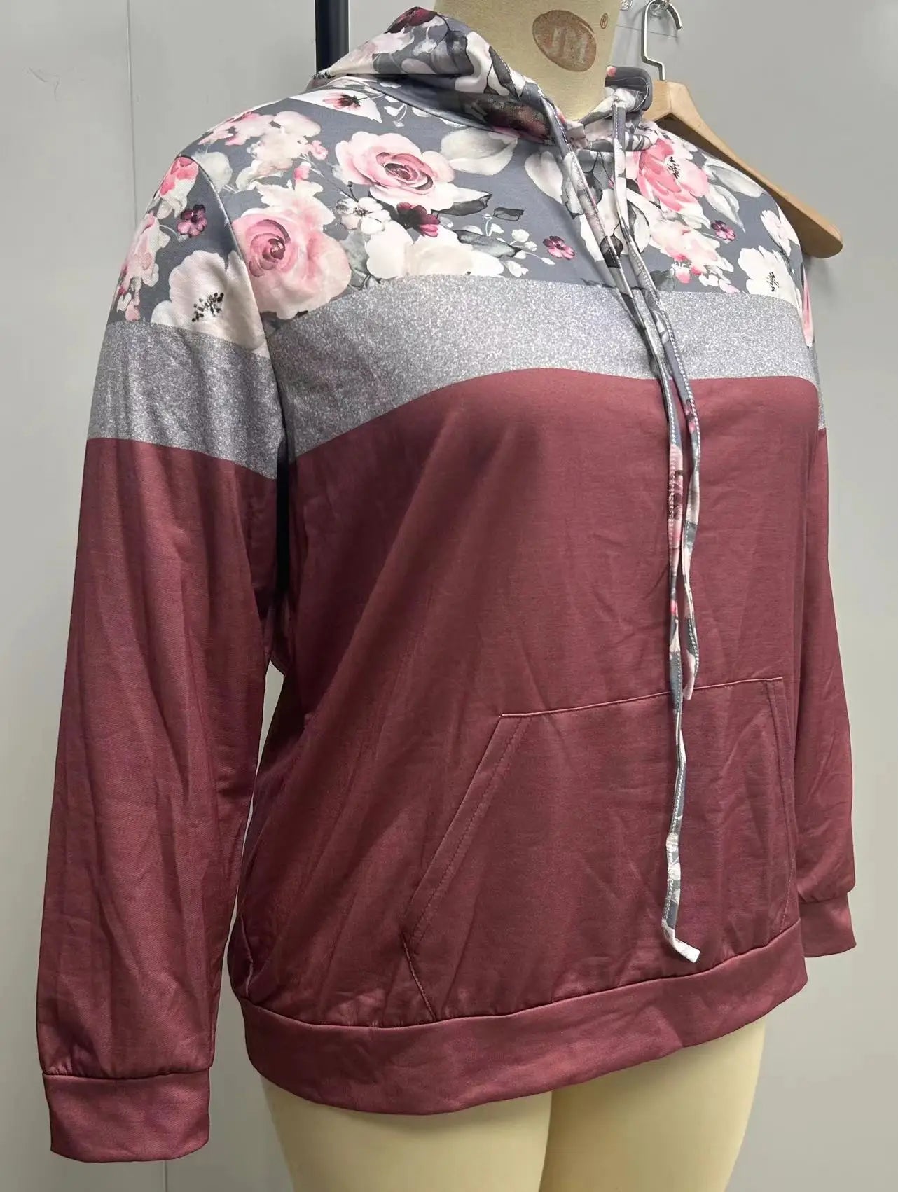 2024 Plus Size Herbst und Winter neue Damen Pullover Print Kapuze Pullover Tasche Langarm Top.