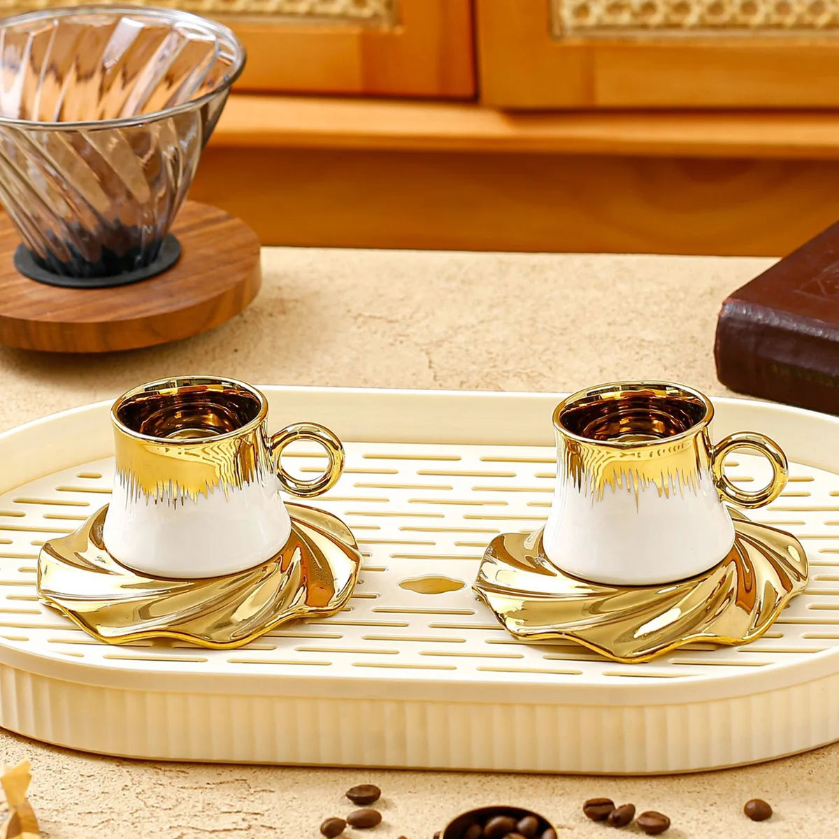 High Quality Middle East Saudi Arabia Ceramic Plated Coffee Cup Plate Set Golden Cup and Saucer Gift Box Set.