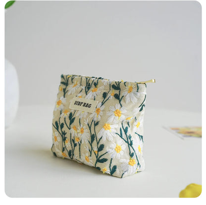 White Embroidery Daisy Women's Makeup Bag Portable Coin Purse Key Case Cosmetics Lipstick Storage Bag Commuter Liner Bag Ins.
