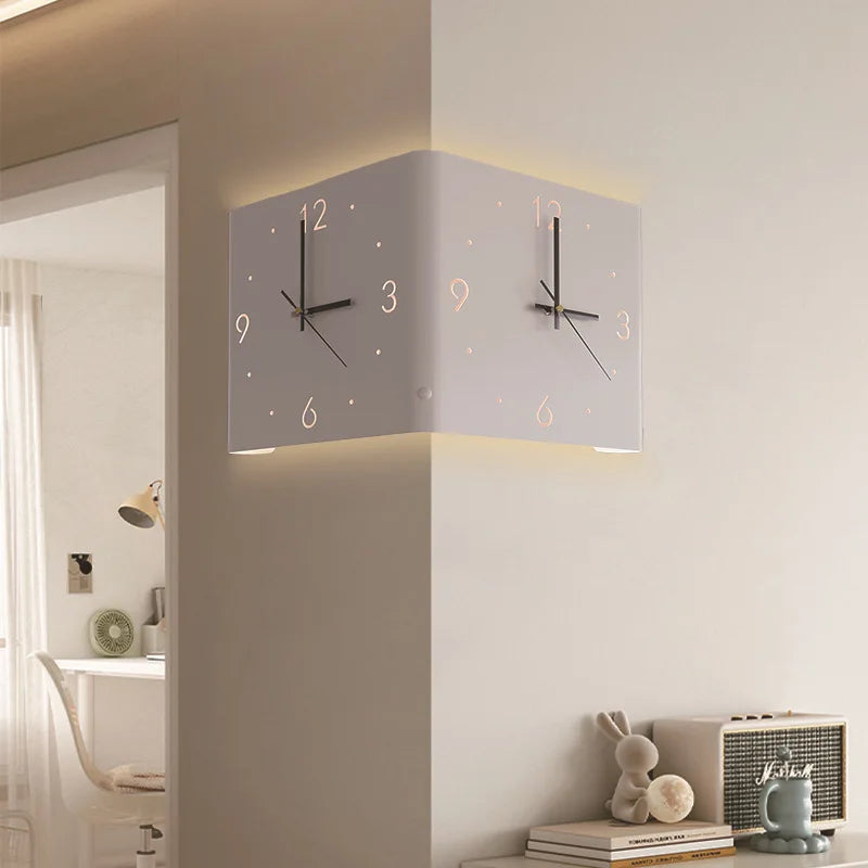 Wohnzimmer Wanduhren Gebogene Ecke Doppelseitige Stille Wanduhren LED Induktion Beleuchtung Uhr Luxus Design Dekor