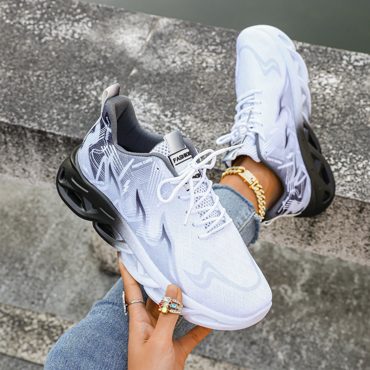 Frauen Casual Sport Schuhe Atmungsaktive Leichte Turnschuhe Anti-slip Wohnungen Laufen Outdoor Wanderschuhe Weibliche Vulkanisierte Schuhe.