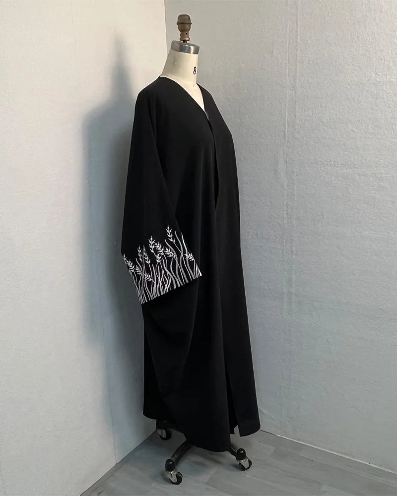 Muslim Women Dress Elegant Black Embroidery Abaya Long Robe Dubai Luxury Eid Ramdan Prayer Dress Kebaya Kaftan Moroccan Dresses.