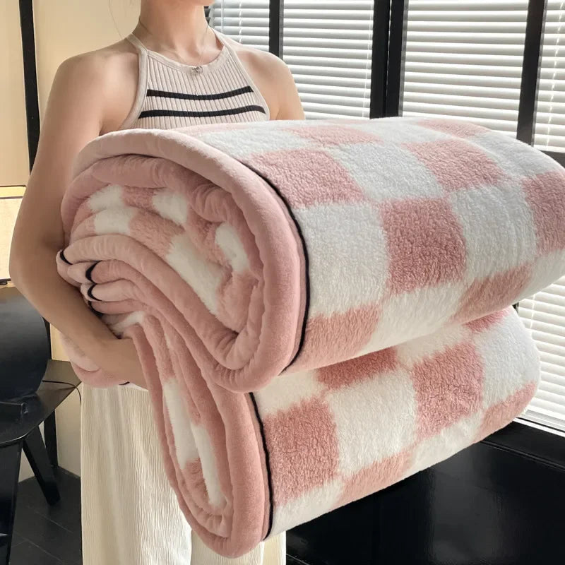 Plush Warm Winter Blanket A Grade Plaid Coral Fleece Soft Thick Bed Blankets for Sofa Single Double Couple Furry Bedspread.