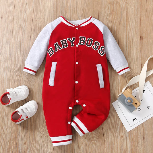 Modischer, langärmliger, süßer und personalisierter Baby-Jungen-Overall mit Rundhalsausschnitt und Buchstabendruck.