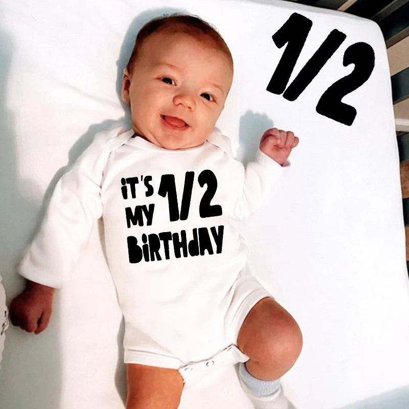 Baby Body Es Ist Mein Halb Geburtstag Briefe Drucken Weiß Kind 1/2 Geburtstag Party Outfit Kleidung Baby Infant Dusche Tragen geschenke.