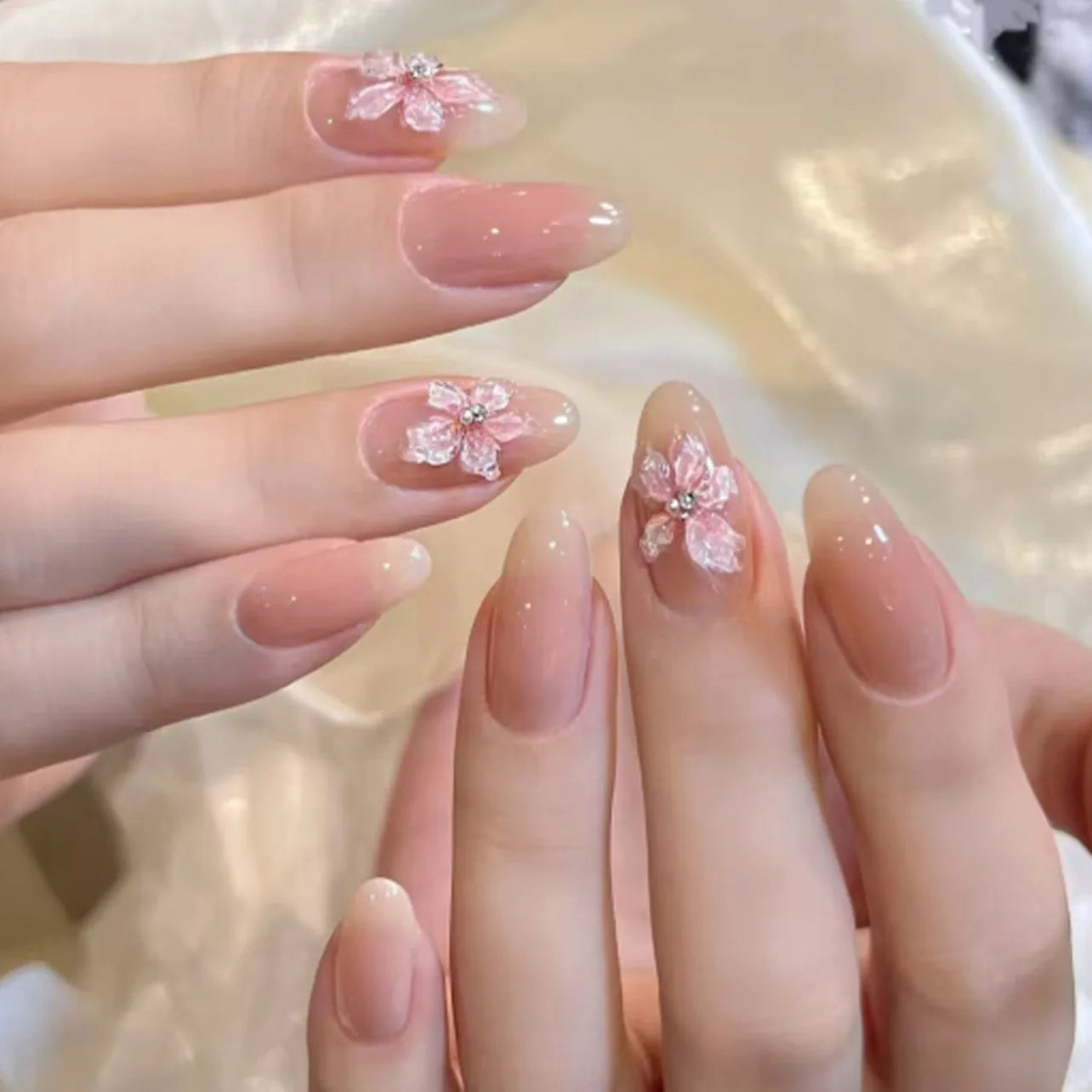 24pcs Graceful Bowknot Pearl Press on Nails White Petals False Nails Sweet Lace Designs Fake Nails French Almond Nail 3D Flower.