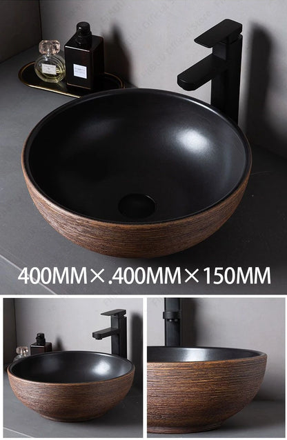 Braunes Porzellan-Keramik-Waschbecken über der Theke, Waschtisch, Schüsselbecken, Badezimmer, Sanitär, Balkon, Tisch, Waschbecken, Arbeitsplatte, ovales Waschbecken