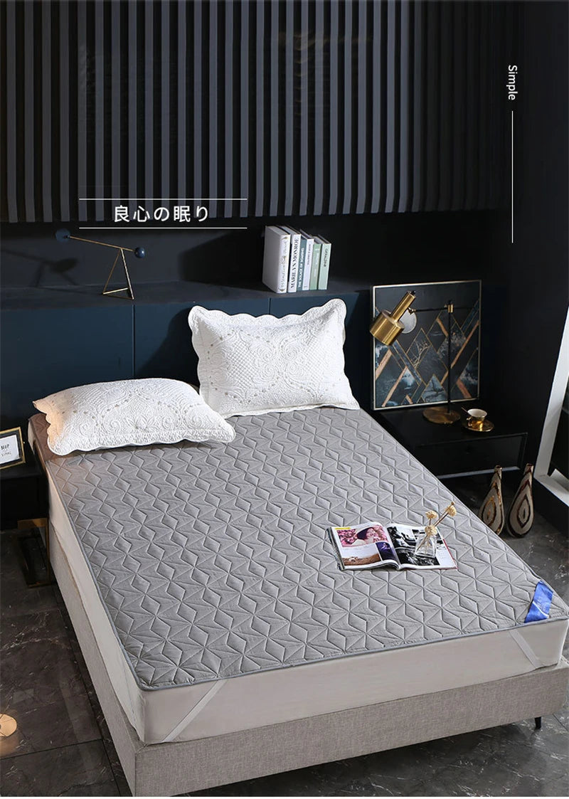 Sandwich Cotton Quilted Waterproof Bed Pad Elderly and Children Bed Protectors Pads Non-slip Anti Dust Skin-friendly Bed Cover.