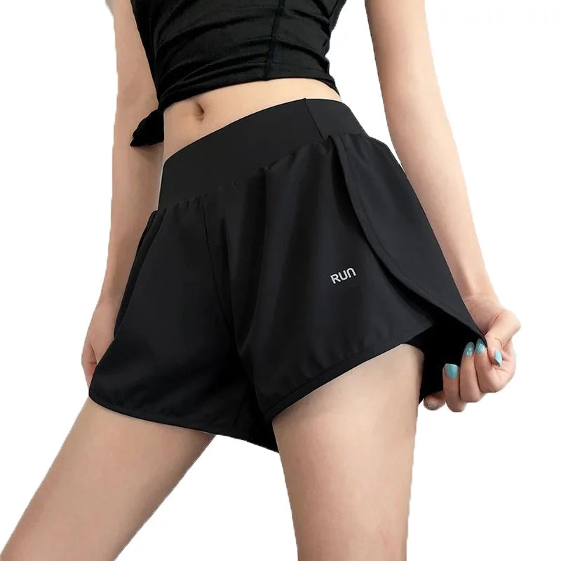 Women Yoga Pocket Shorts Fake Two Piece Anti Peek Shorts High Elastic Loose Fashion Casual Gym Trainning Three Point Pants.