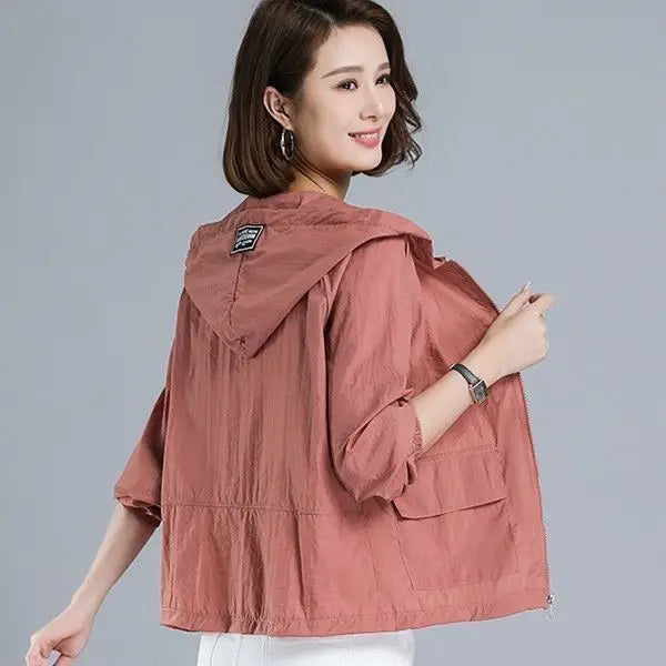 Sommerjacken für Frauen 2025, Oberbekleidung, cooler dünner Mantel, Mutter mittleren Alters, Kleidung, Korea, modische Damenbekleidung, Stickerei