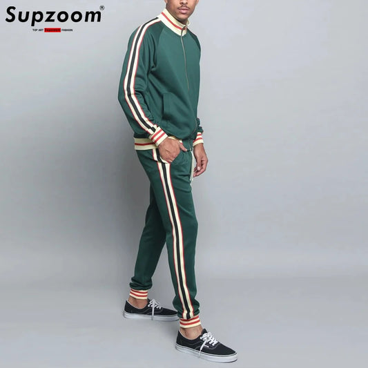 Supzoom New Arrival Top Fashion Leisure Uniform Autumn And Winter Couples Casual Striped Sports Running Sportswear Men Set.
