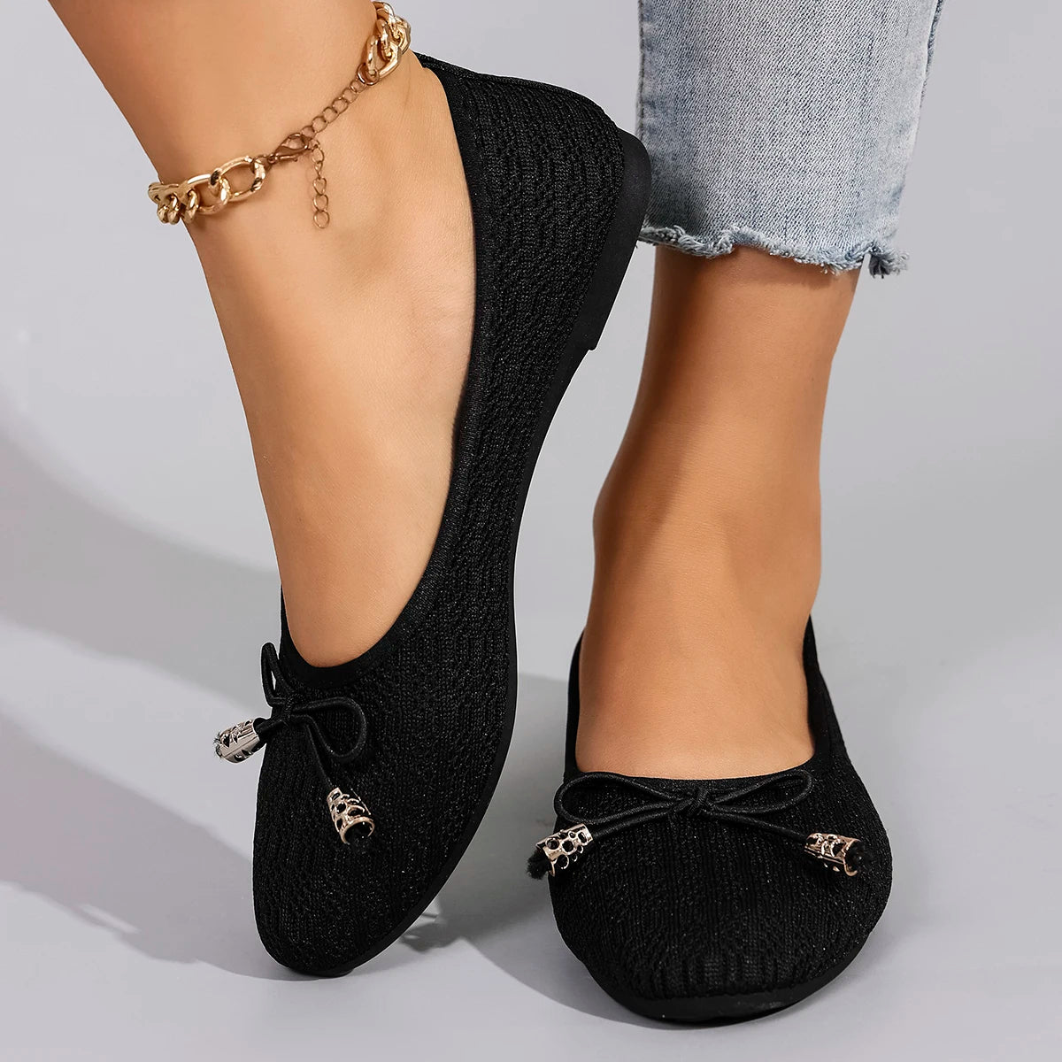 Spring Women's Comfortable, Breathable, Lightweight and Wear-Resistant Casual Shoes with Soft Soles for Lazy People to Step on.