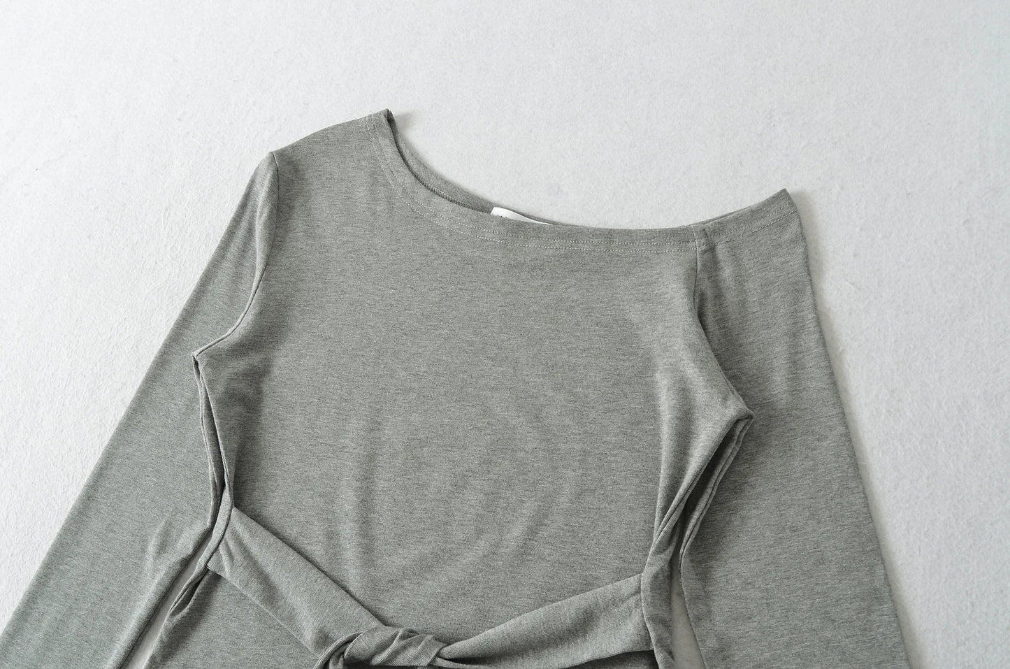 Sexy Long Sleeve T-Shirt Women's Waist Cinched Shoulder Bared Strap Design Autumn 2025 Irregular Halter Neck Top for Trendy Girl.