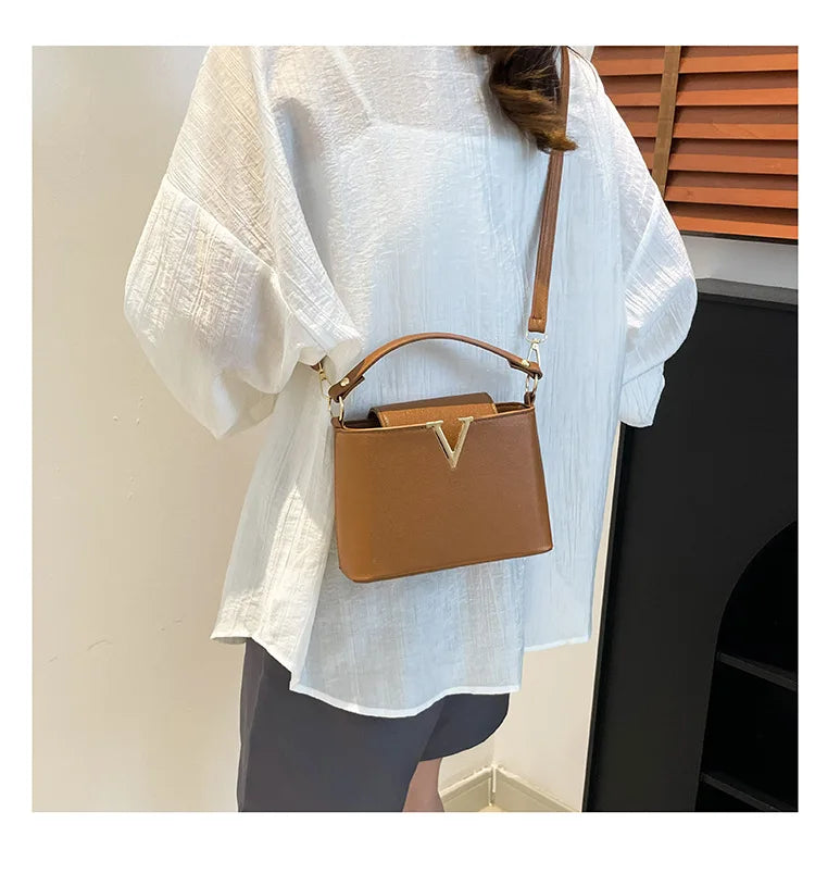Luxury Women's Tote Bag, Chic V Shaped Stylish Pu Leather Bucket Bag, Top Cover Handbag Women Shoulder Crossbody Bag for Woman