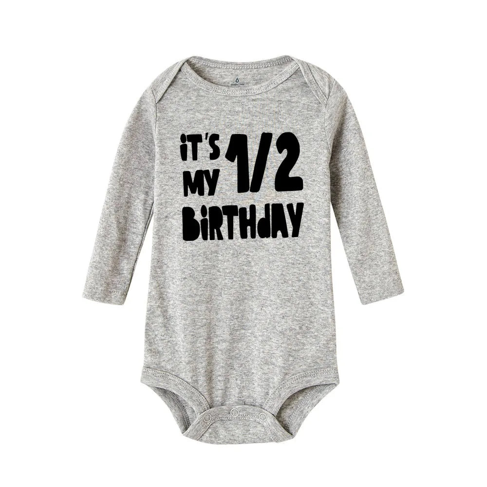 Baby Body Es Ist Mein Halb Geburtstag Briefe Drucken Weiß Kind 1/2 Geburtstag Party Outfit Kleidung Baby Infant Dusche Tragen geschenke.