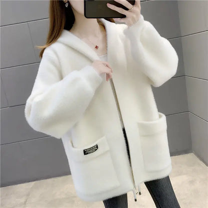 Frauen Jacke Herbst Winter neue Mode imitieren Nerz Samt Mantel 2024 weibliche kurze Kapuze dicke warme Wolle Mantel Oberbekleidung Tops.