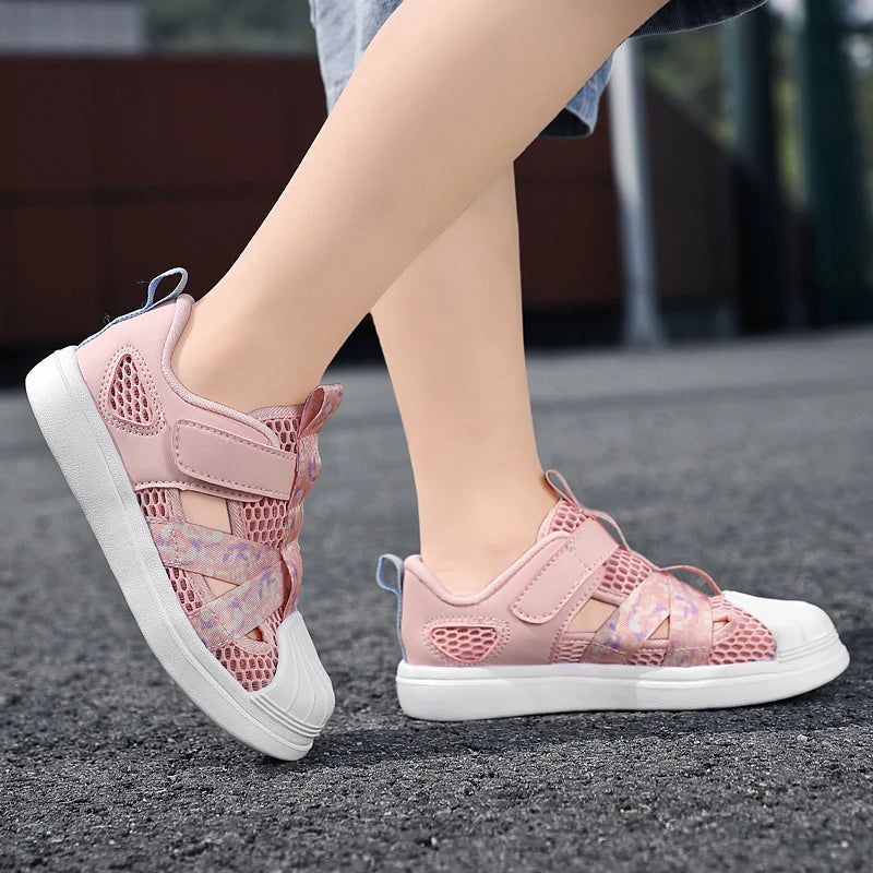 Summer Breathable Kids Sandals Boy and Girl Fashion Sneakers Lightweight Non Slip Walking Shoes Comfortable Sport Shoes.