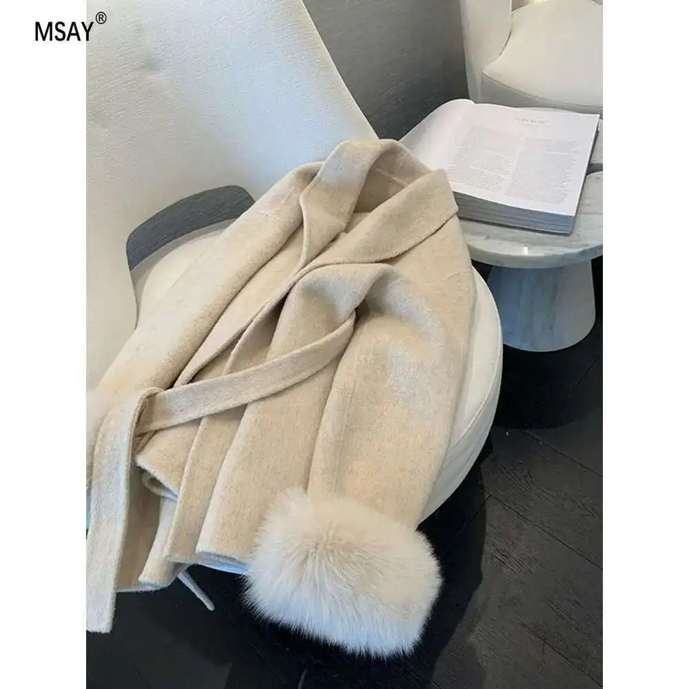 Damen Neue Herbst Und Winter Vielseitige Tweed Cape Mantel Gürtel Modelle Hochrangige Sinn für Fuchs Pelz Manschetten Mischungen Mantel für Frauen.