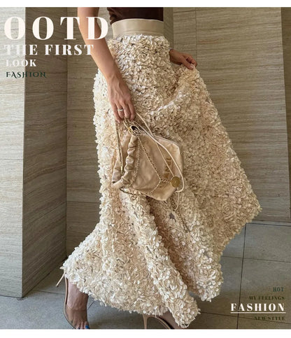 Light Luxury Evening Skirt Autumn Winter Women's Slim Fit Loose Warm Embroidered Petal Side Split Design Temperament Skirt New.