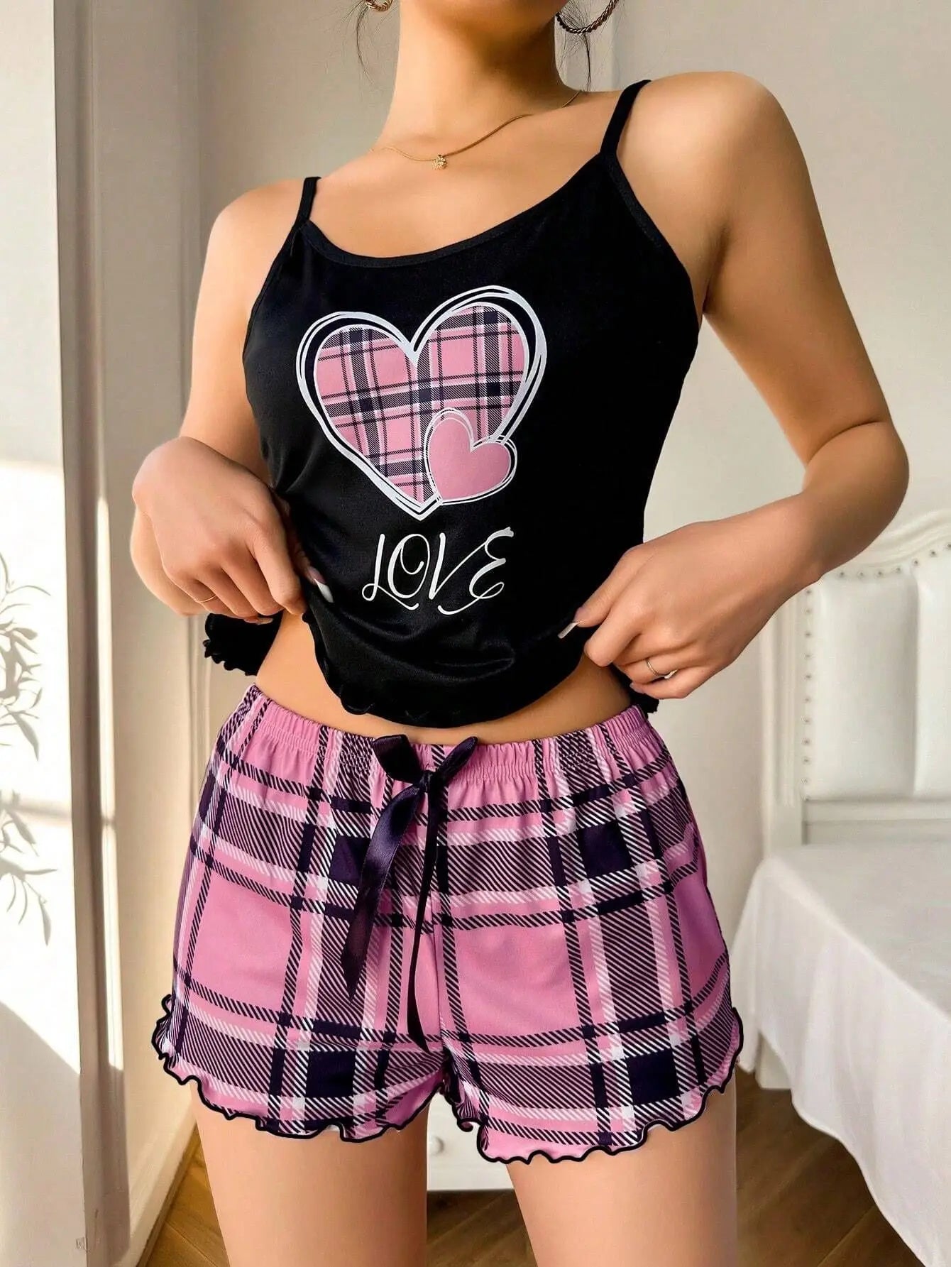 Frauen Sexy Hosenträger Shorts Dünne Pyjamas Brief Drucken Plaid Shorts Große Pyjamas Romantische Hause Tragen Sexy Nachtwäsche Kurze Pyjama.
