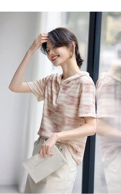 Elegant and Versatile Smudged Hooded T-shirt for Women's Simple Semi-zipper Casual Short-sleeved Top.