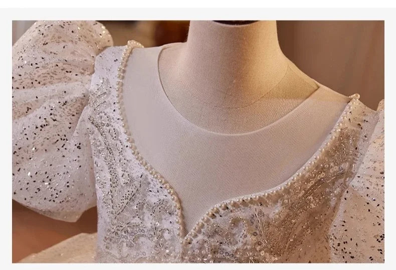 2025 Mädchen Neue Mode Prinzessin Kleid Große Kinder Weiß Klavier Leistung Puffy FormalParty WearParty Tragen Kleid Host Outfit Geburtstag.