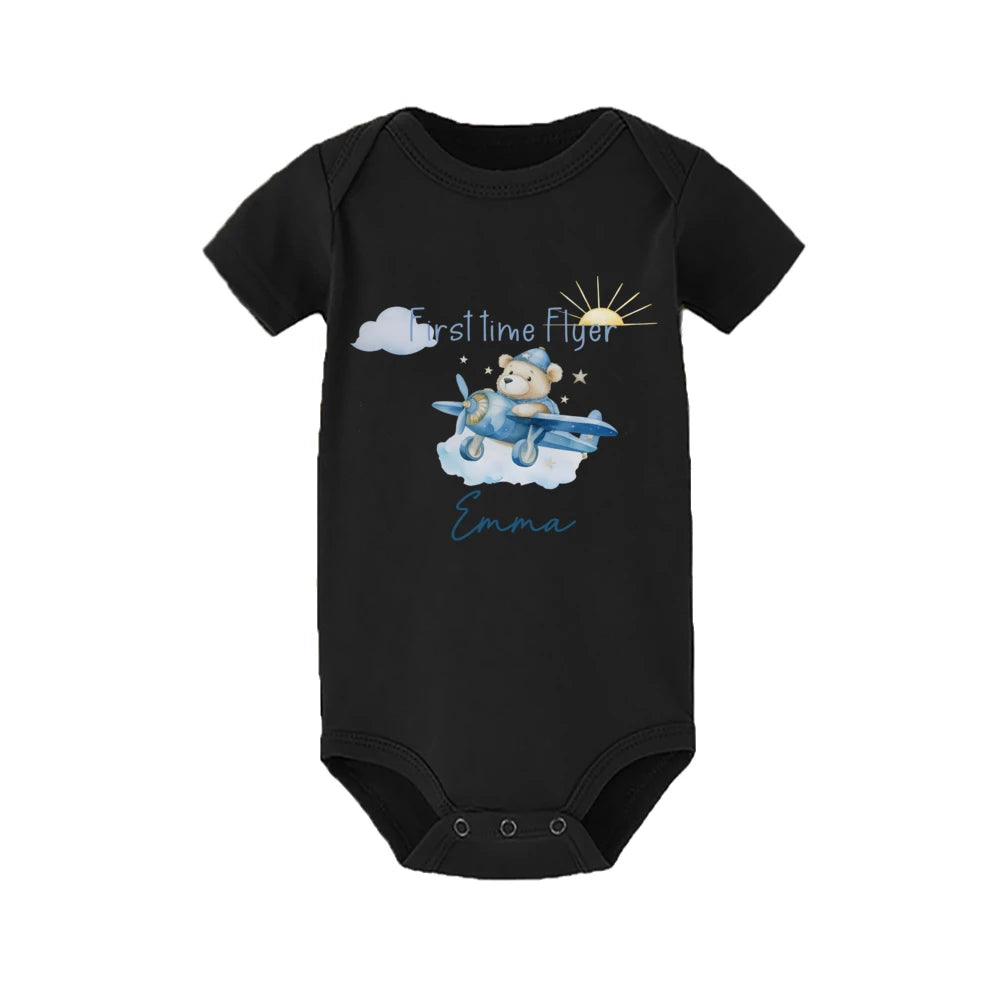 Benutzer definierte Name Erste Zeit Flyer & Bär Flugzeug drucken Baby Bodysuit lässig Kurzarm Säugling Stram pler Baby Souvenir Geschenke Kleidung.