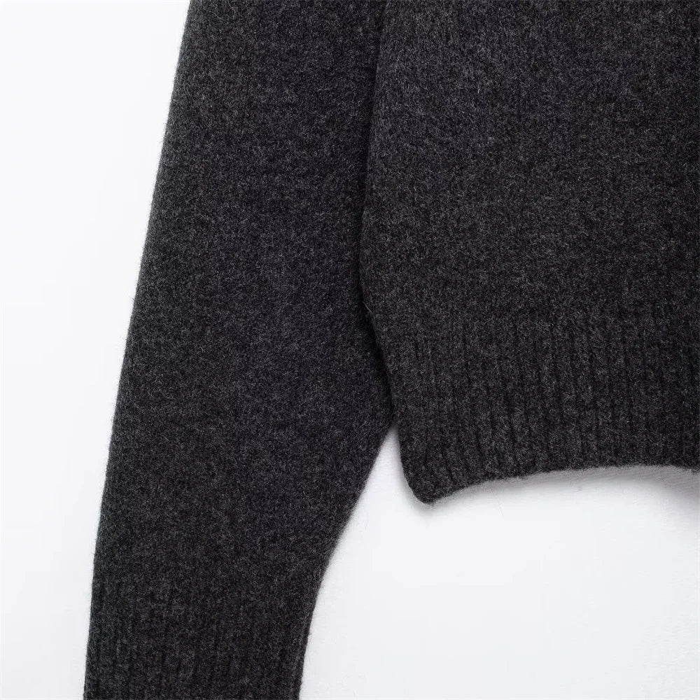 Women's Knitted Sweater Round Neck Long Sleeve Solid Color Autumn New Warm Sweater.