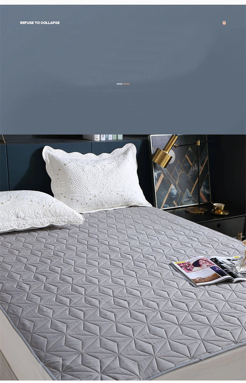 Sandwich Cotton Quilted Waterproof Bed Pad Elderly and Children Bed Protectors Pads Non-slip Anti Dust Skin-friendly Bed Cover.