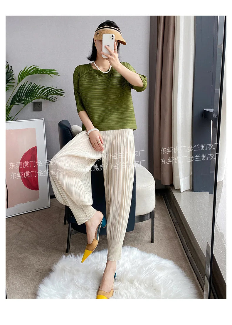 Miyake Life Pleated Pants Loose Harem Pants Women's Summer Thin Fashion Versatile Nine-minute Calf Pants.