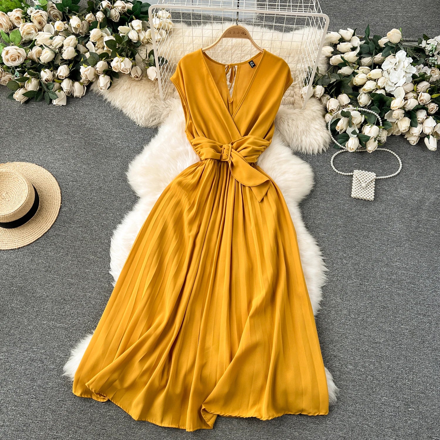 Französisch Vintage elegante Plissee Vneck Kleid A-Linie Mode Chiffon Frühling Herbst ärmellose Vestidos Frauen kleider.