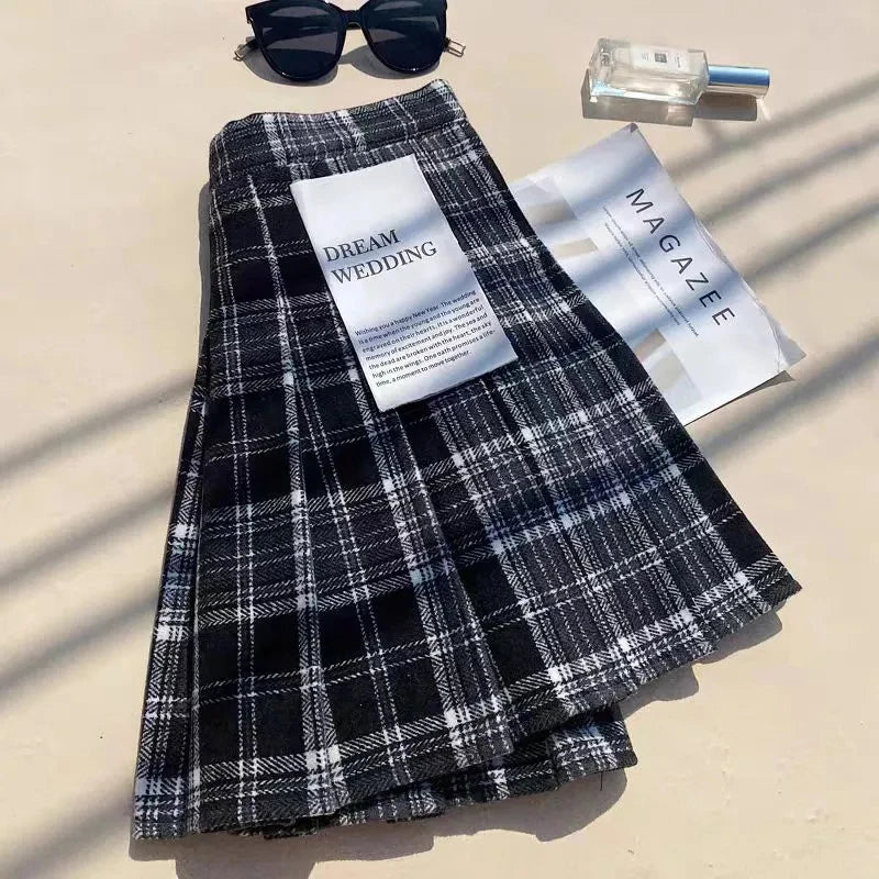 Plaid Woolen Pleated Skirts for Women Fall Winter High Waist Preppy Warm Mini Skirts Lady Fashion Korean All-Match A Line Skirts.