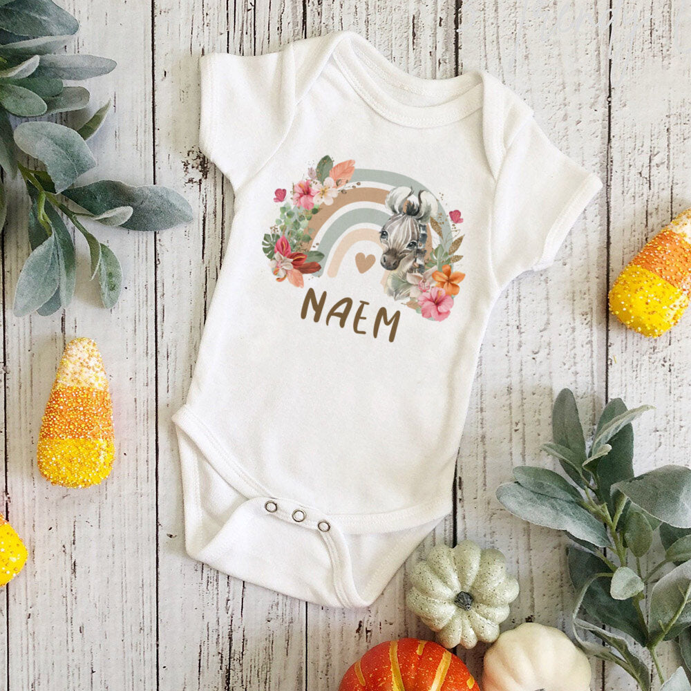 Personal isierte Baby Bodysuit Regenbogen Tier mit Namen Säugling Overalls Neugeborenen Wild One Outfits Stram pler Baby Geburtstag Dusche Geschenke.