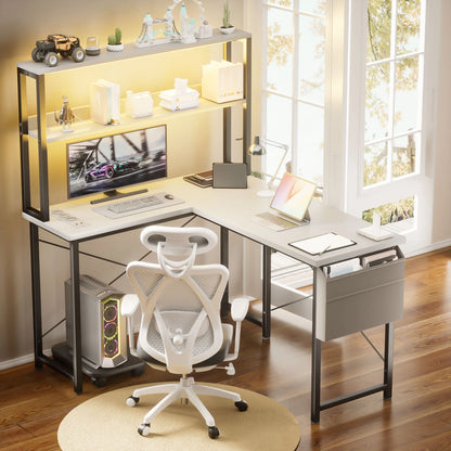 Weißer L-förmiger Schreibtisch mit LED Beleuchtung Doppelregal USB Steckdosen Gaming und Arbeitstisch
