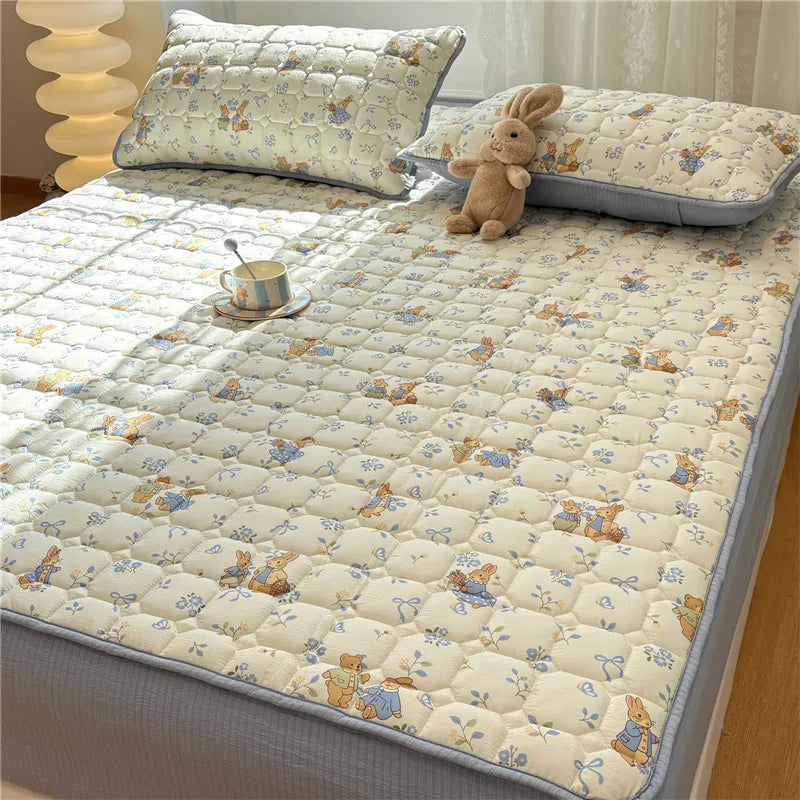 1pc Thicken Bed Cover Cartoon Print Bedspread Non-slip Mattress Protector Quilted Soft Bed Linen 매트리스 커버 (No Pillowcase).