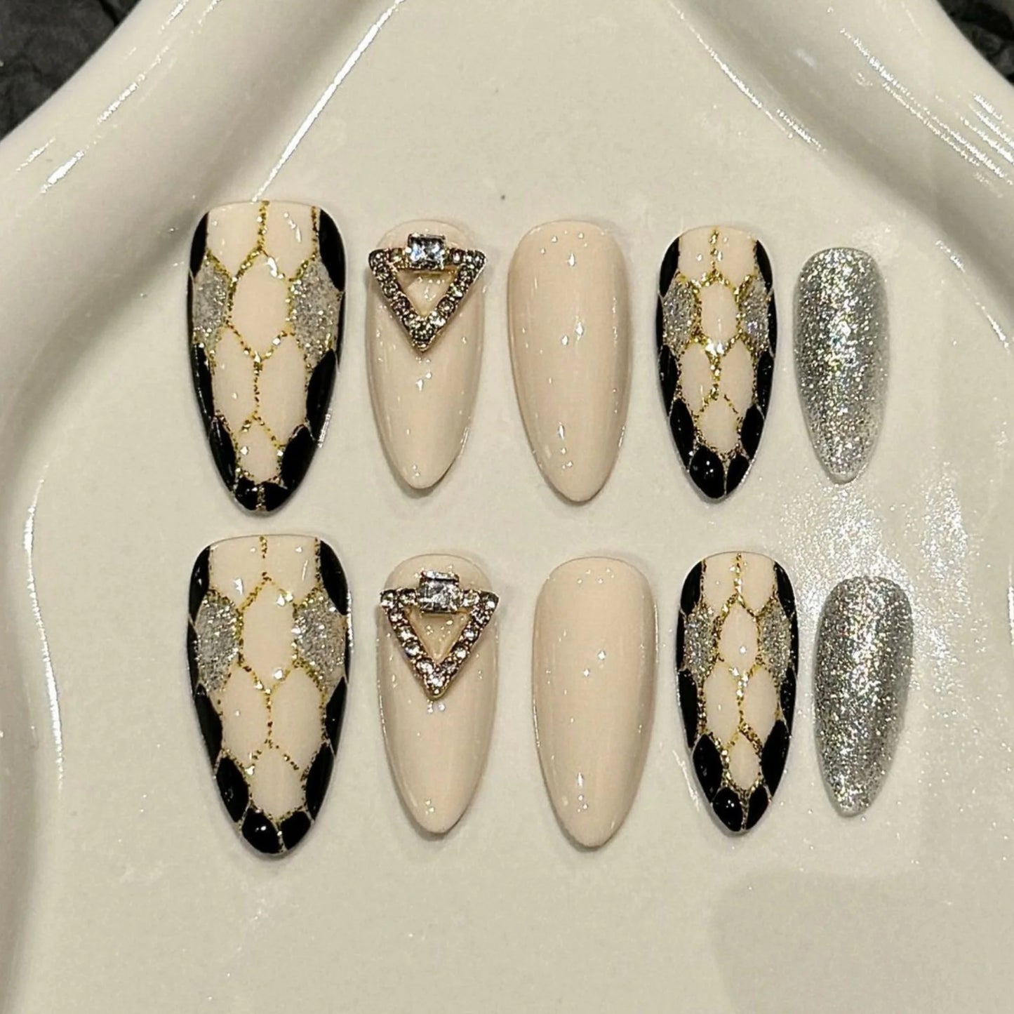 10pcs Handmade Almond False Nails Black White Alligator Print French Style Press On Nail Diamond Cross Design Wearable Fake Nail.
