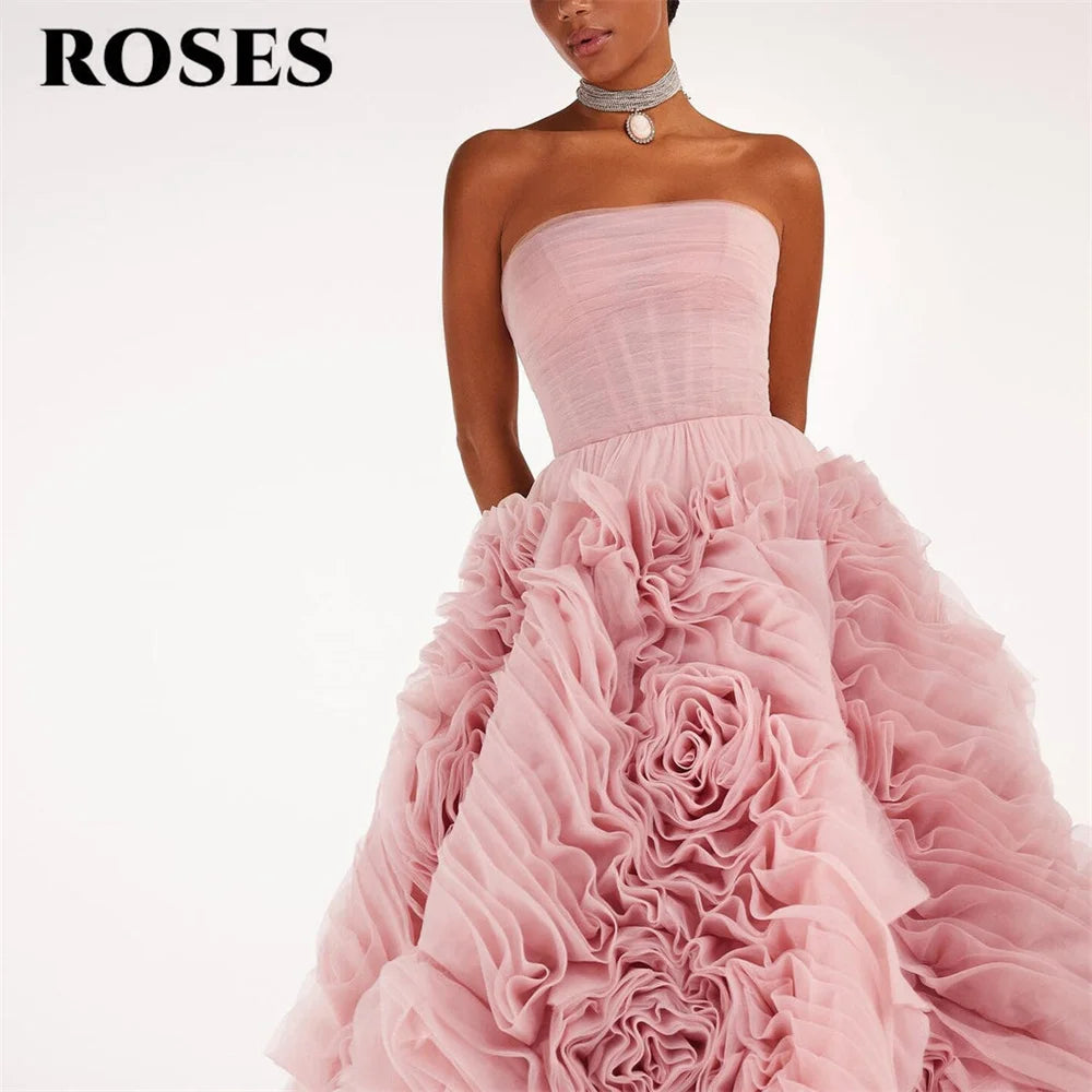 ROSES Lila Elegantes, wunderschönes Ballkleid, trägerloses formelles Tüllkleid mit Falten, gestuftes A-Linien-Abendkleid von Sezuza), maßgeschneidert