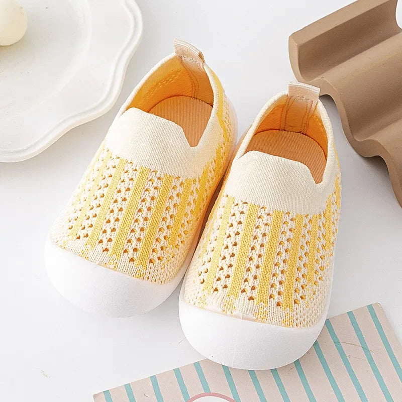Baby Walking Shoes Summer 2025 New Soft Sole Breathable Mesh Stay-On Anti-Slip Sock Shoes for Infant Boys Girls