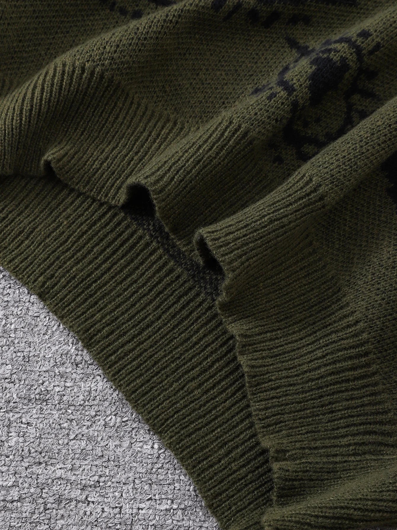 New Popular Autumn and Winter Abstract Eye Jacquard Pattern Pullover Sweater Casual Round Neck Knitted Men's Pullover.