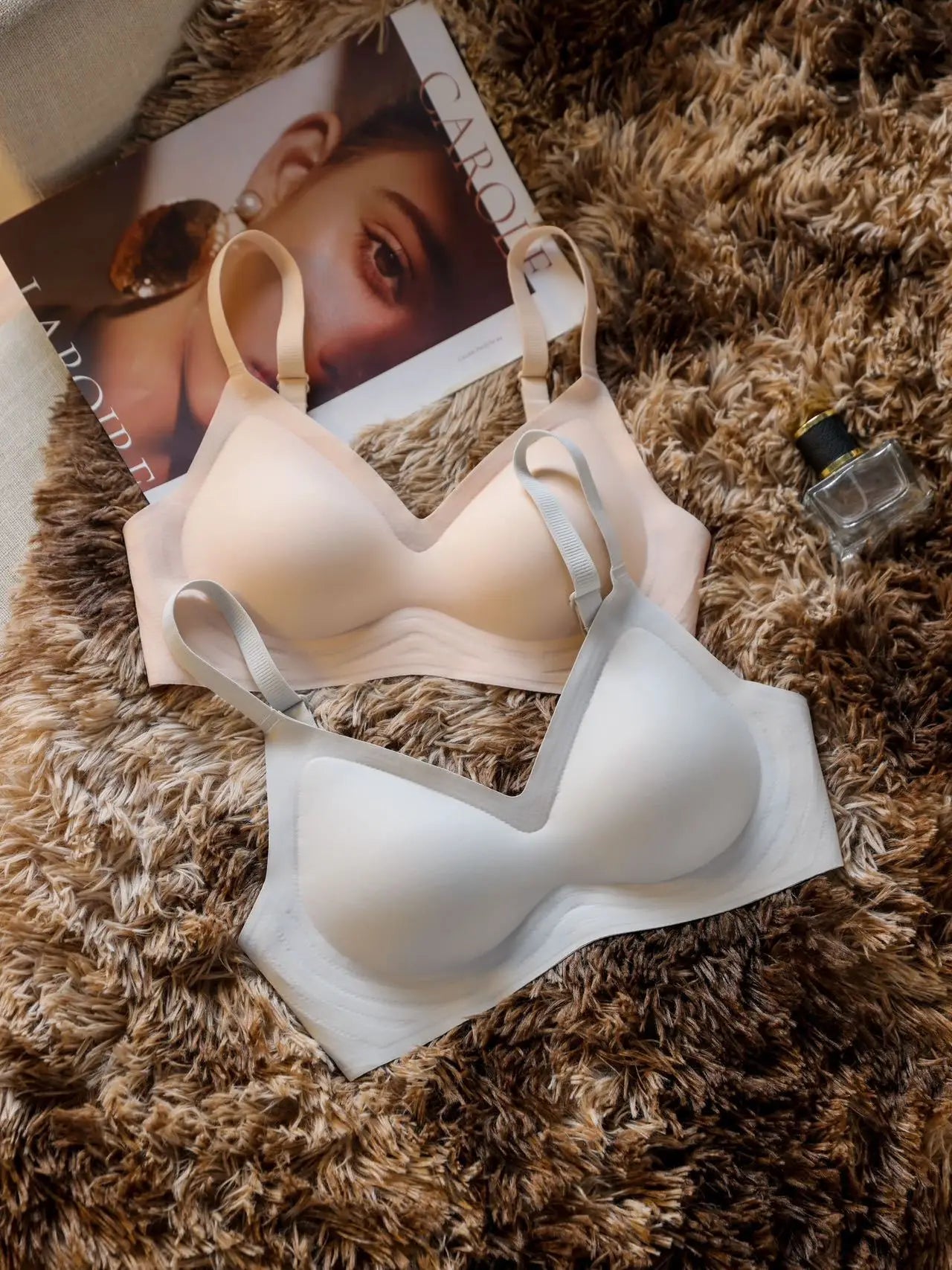 Small breast seamless bra Women's small breast push-up comfortable non-underwire soft support closed breast bra.