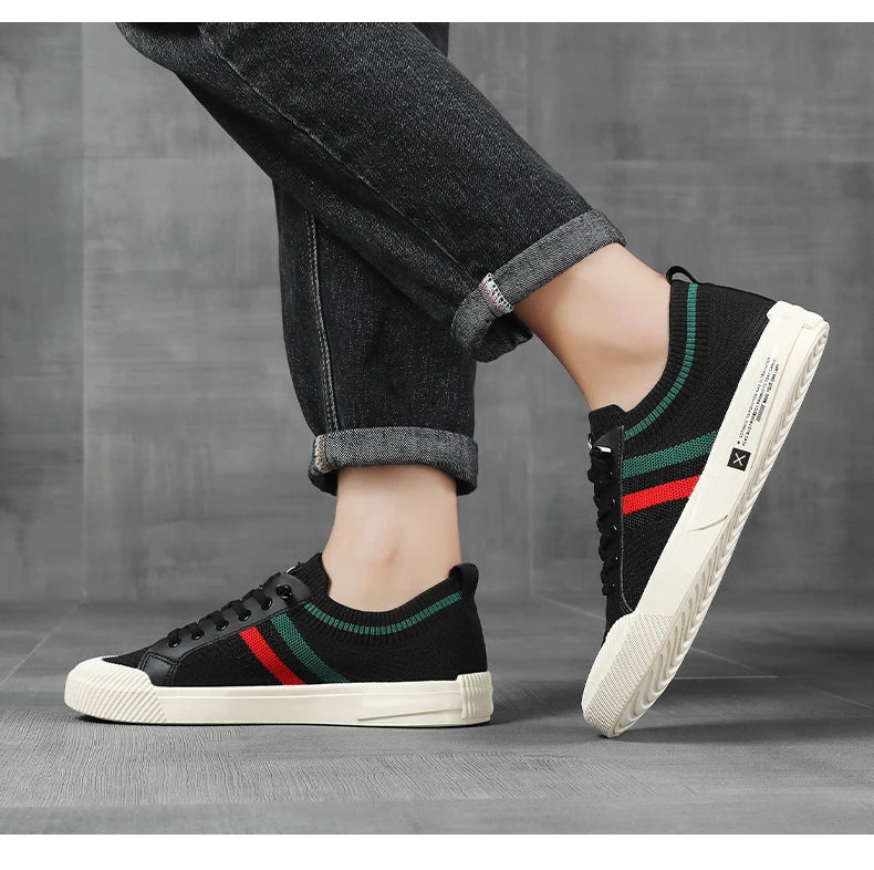 New Men's Breathable Comfortable Indoor Training Shoes with Soft Lightweight Sneakers Mesh Fashionable Minimalist Running Shoes.